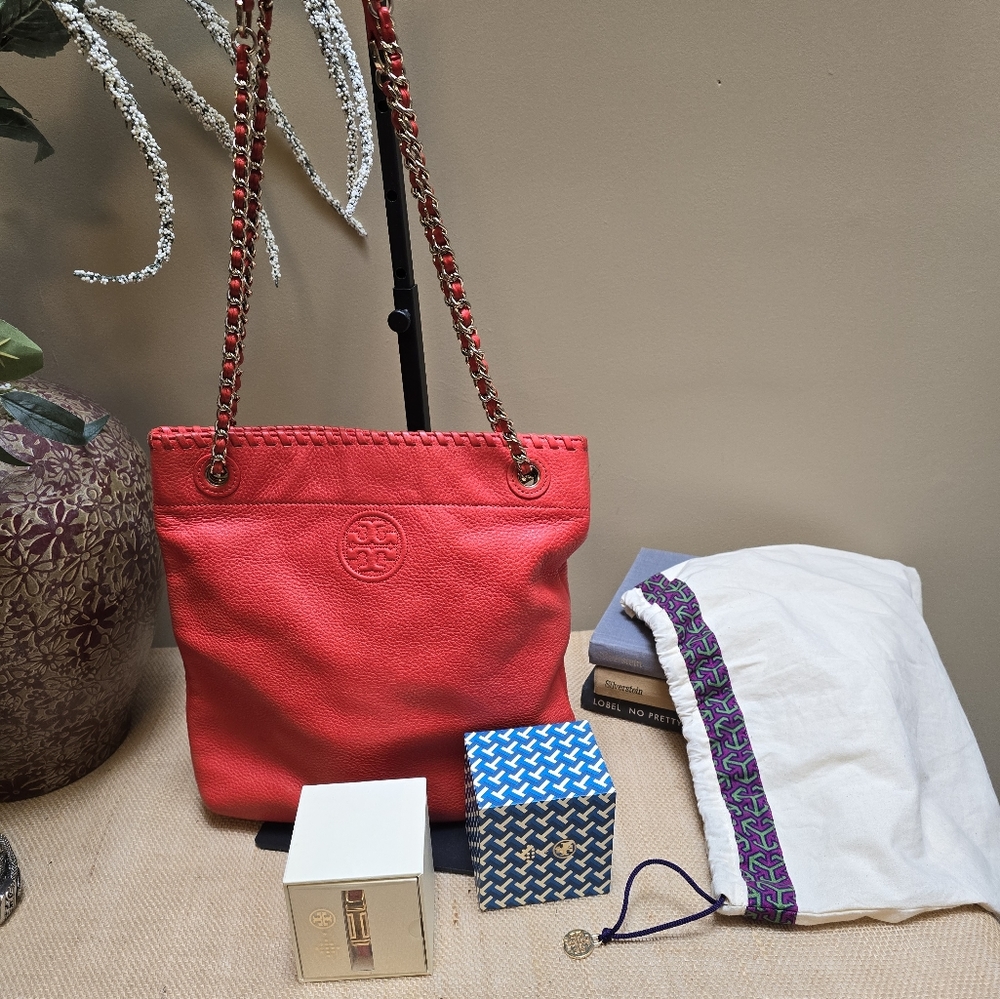 Tory Burch Marion Leather Swingpack/Shoulder/Crossbody Bag w/matching Bracelet